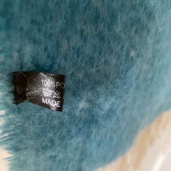 Colourful soft statement scarf - Picture 4 of 5